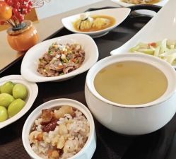 -爱陪伴尊享月子中心(国际店)