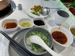 -洪氏嗨捞·广东猪肚鸡·椰子鸡火锅(西咸万象城店)