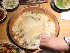 -洱火云南酸菜牛肉火锅(石景山当代商城店)