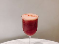 花瓶中的郁金香-théATRE 茶聚场(王府中環店)
