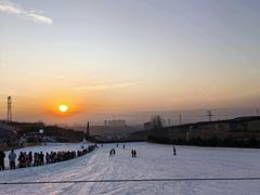 -采薇庄园四季滑雪场