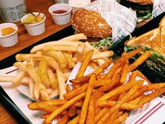 -The Habit Burger Grill 哈比特汉堡(复兴soho店)