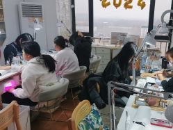 -星辰·新中式美甲美睫工作室