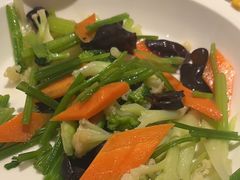 -关东小磨东北菜(漕河泾印象城店)