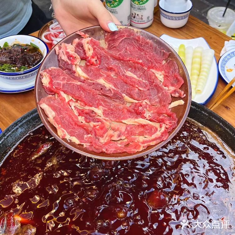 成都本地人超爱的划算又好吃的市井火锅🥘 