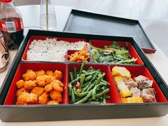 -上海宝诚尊悦宝马4S店(静安店)