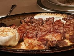干式熟成带骨肉眼-Mogul Eatery·大亨餐酒馆