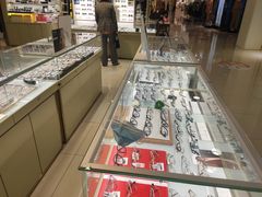 -宝岛眼镜(群光广场店)