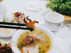 -鲁朗纳麦石锅鸡庄园