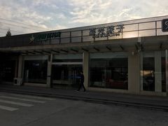 -小昆山服务区-停车场