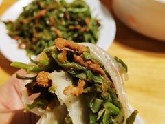 鲜豆角炒肉丝-姥姥家春饼店(惠新东街店)