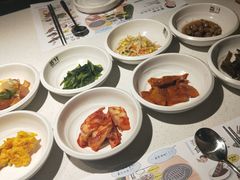 餐前小菜-本家韩国烤肉(青岛万象城店)