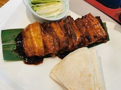红烧土猪肉夹饼-芳草地度假酒店·野炉中餐厅