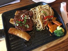 韩式牛肉面-山有花啡餐厅(常营总店)