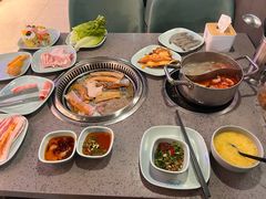 -金滏山烤肉·海鲜·火锅自助餐厅(襄阳万达店)