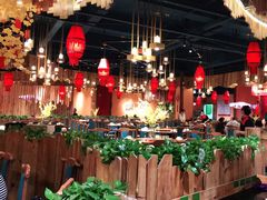 -老滇山寨•云南特色菜•地方菜•民族风情歌舞表演(金碧店)