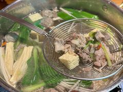 -牛满溢·自助潮汕鲜牛肉火锅(龙汇路店)