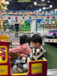 -维佳童话镇演出现场(徐东店)