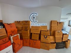 -聚云奢二手奢侈品黄金手表包包回收·中古店(三里屯总店)