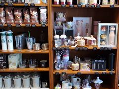 零售区-星巴克(呼和浩特民族商场店)