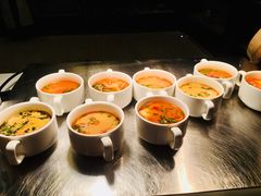 冬阴功汤-夏阳湖皇冠假日酒店-自助餐厅