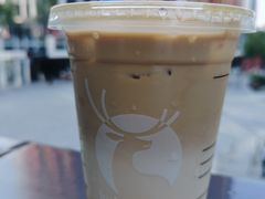 拿铁-瑞幸咖啡(三里屯SOHO-6号楼店)
