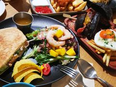 英式炸鱼配宽薯-HELLO 27 意面·沙拉·帕尼尼