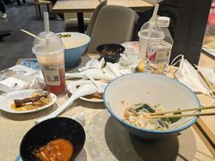 -灵芝妹子海鲜米线(劳动公园店)