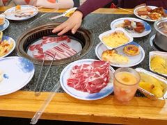 -锤头鲨毛肚海鲜烤肉自助餐厅(国购广场店)