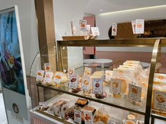 面包甜点陈列柜-欢牛蛋糕屋(城西店)