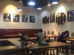 大堂-门框胡同百年卤煮(鸟巢店)