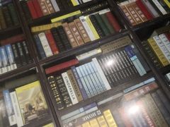 -钟书阁(松江泰晤士小镇店)