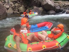 -安吉龙王山峡谷漂流