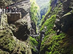 -龙水峡地缝景区