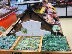 -来伊份1038(新村路三店)