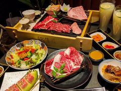-铭牛烧肉·和牛海鲜自助(高新月牙湖店)