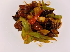 鸡枞菌炒牛柳粒-港丽餐厅(来福士店)