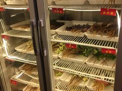 自助取餐区-拈签一笑黄牛肉辣卤串串