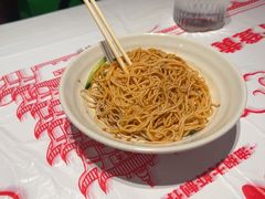 -肥肥虾庄·金牌油焖大虾(汉街SKP店)