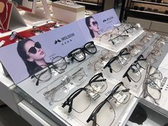 -博士眼镜集团石人工眼镜(虹口万泰店)