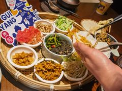 -包整·丝娃娃(一览甲秀楼风景店)