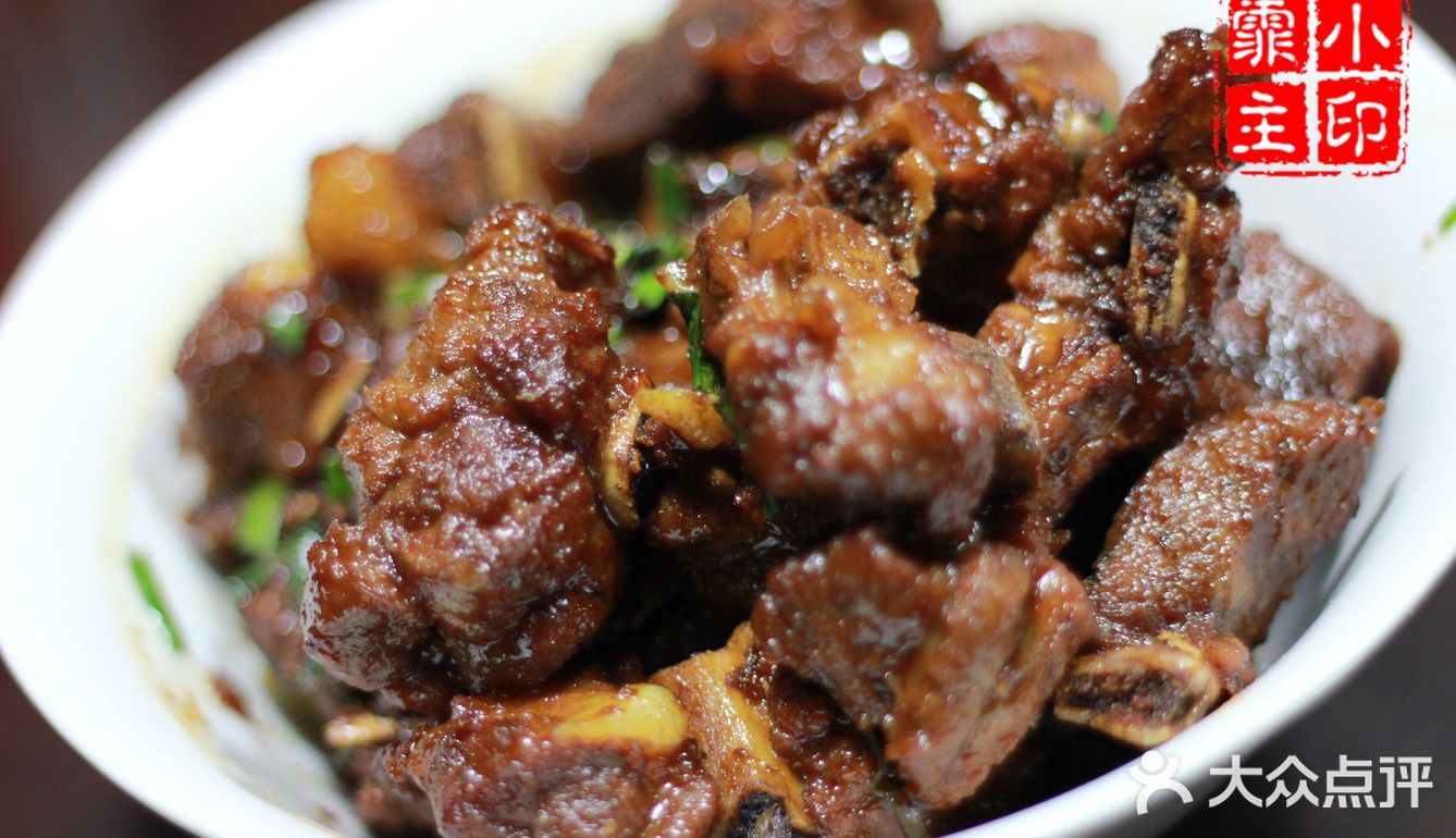 最爱啃骨头的吃货在家也有福气哦！