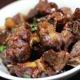 最爱啃骨头的吃货在家也有福气哦！