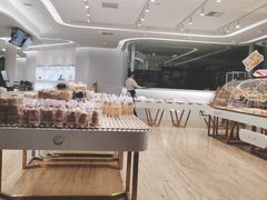 一面蛋糕墙拍照好看-小嘟来烘焙店