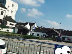 -新场古镇-停车场