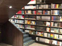 -钟书阁(群光广场店)