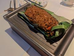 芭蕉叶包烧干巴菌炒饭-沿途四季·云南菜(建外大街店)