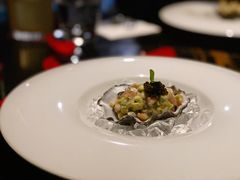 鲟鱼籽蓝旗金枪鱼大腩牛油果生蚝-wann lounge 低温慢煮牛排·清吧