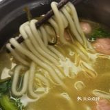 均价大概15元一份，三鲜的麻辣的味道都有