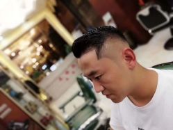 -尼特斯男士发型馆